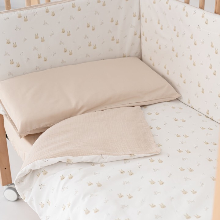 Nórdico y protector Rabbits para cuna 120 x 60 de Micuna Blanco-Arena