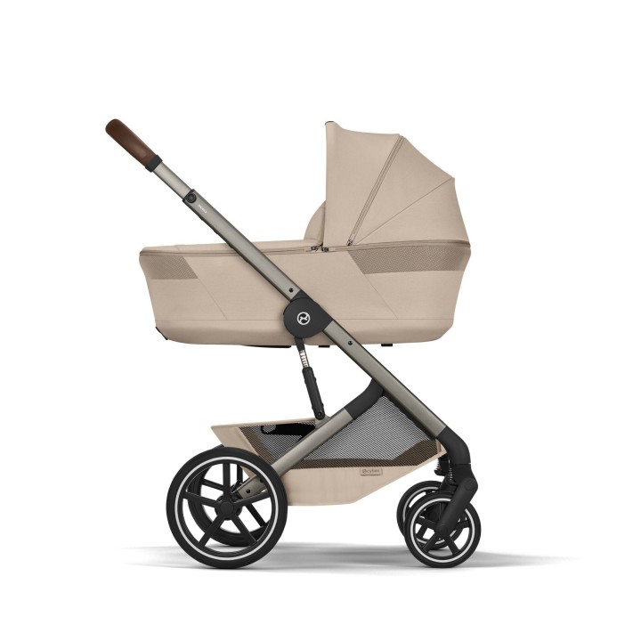 Balios Fold Cot Almond Beige montada no chassis Balios S Lux