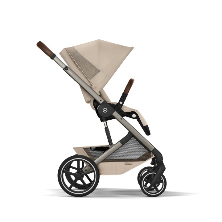 Balios S Lux Almond Beige em posição de passeio