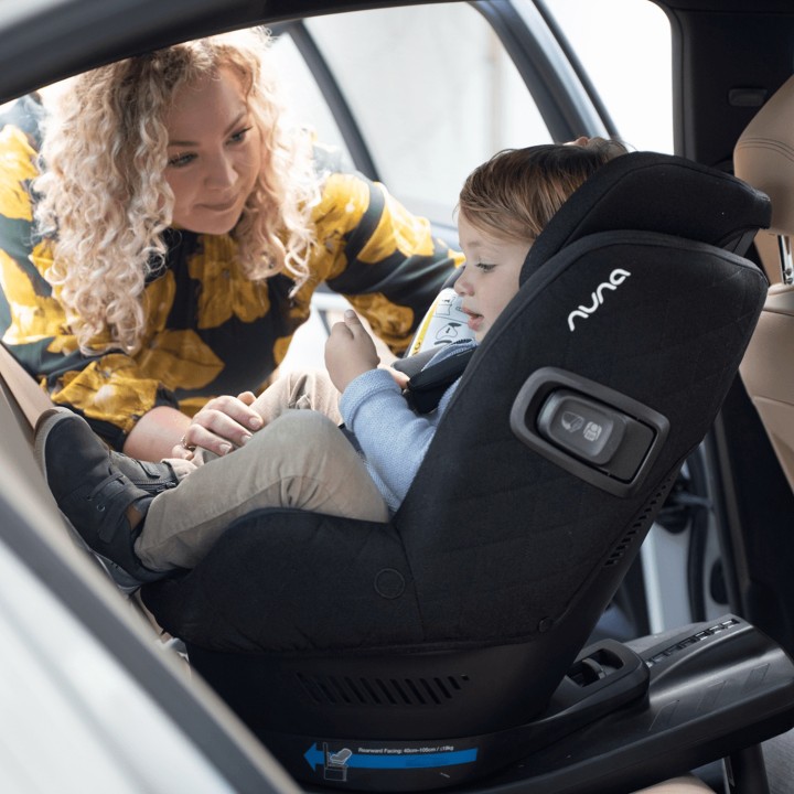 Cadeira auto NORR da Nuna - Caviar detalle